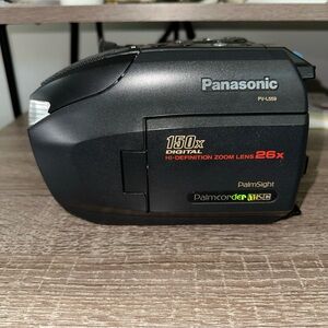 Panasonic Black Video Camcorder with 20x Zoom



 HC-VX1 Delivers 4K Video